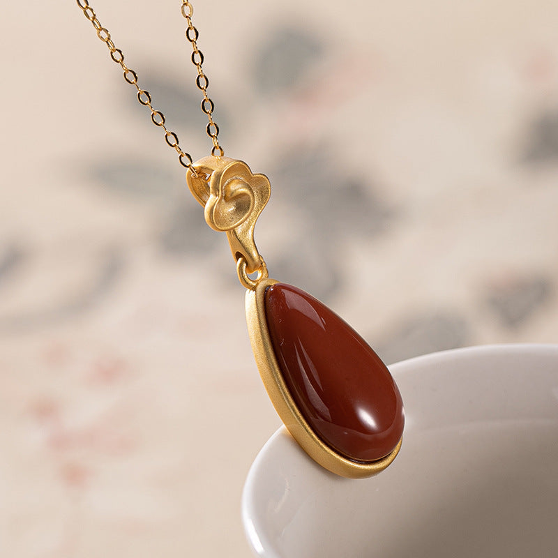 Romantic Gold Pendant for Special Moments