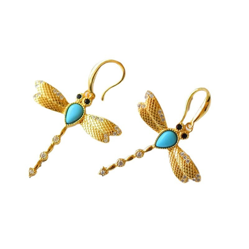 Classic Gold Earring with Timeless Appeal