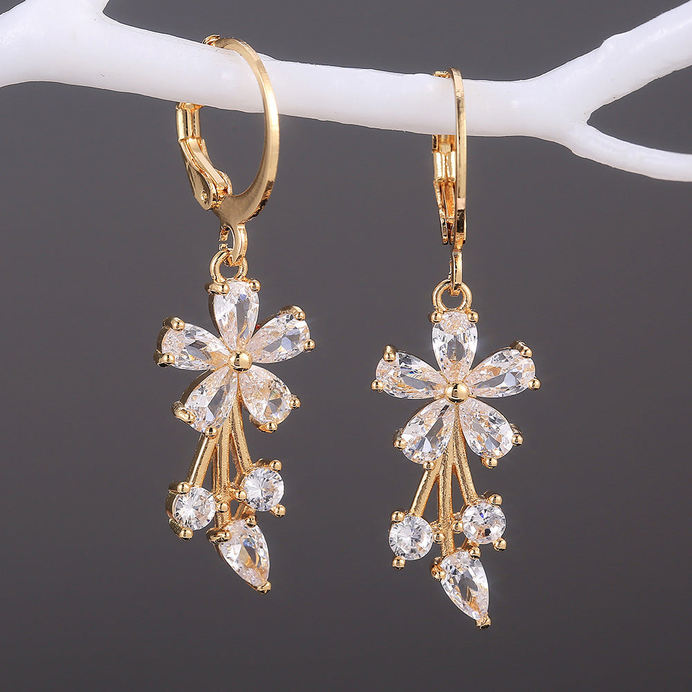 Charming Earring for Any Occasion