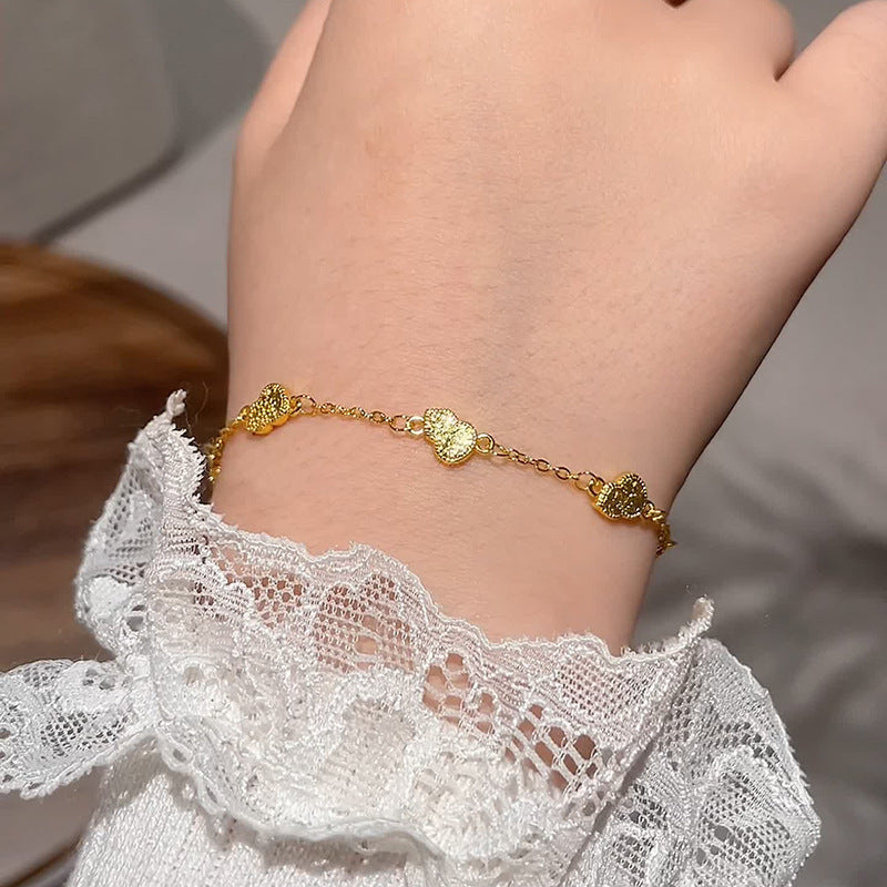 Classic Gold Bracelet with Timeless Appeal