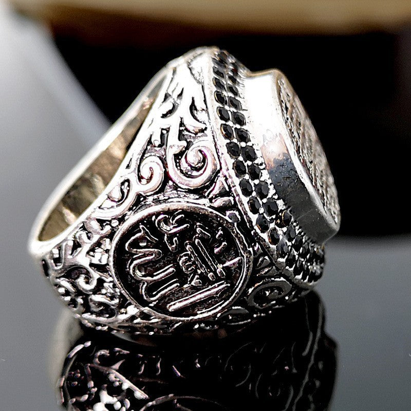 Classic Ring with Timeless Appeal