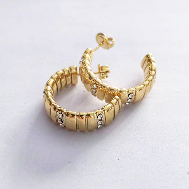 Beautiful Gold Earring with Unique Style