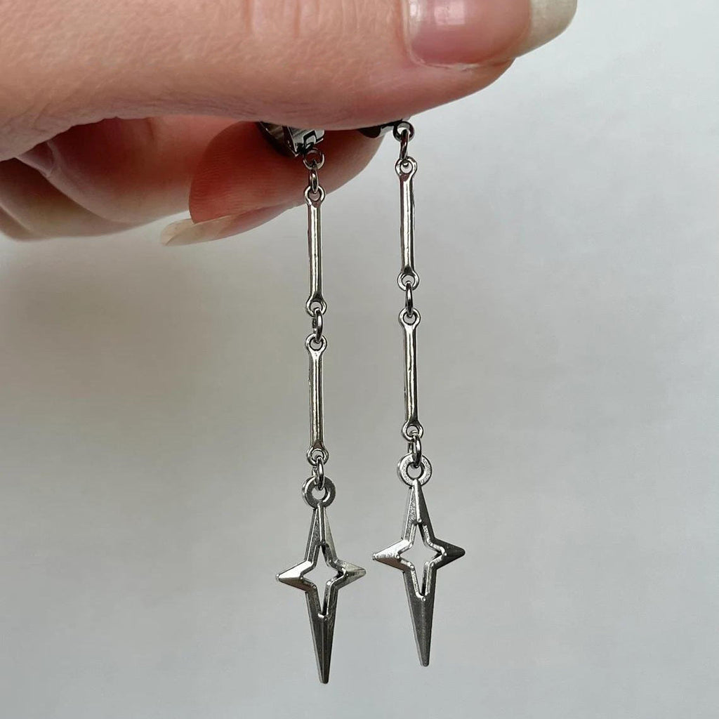 Romantic Silver Earring for Special Moments