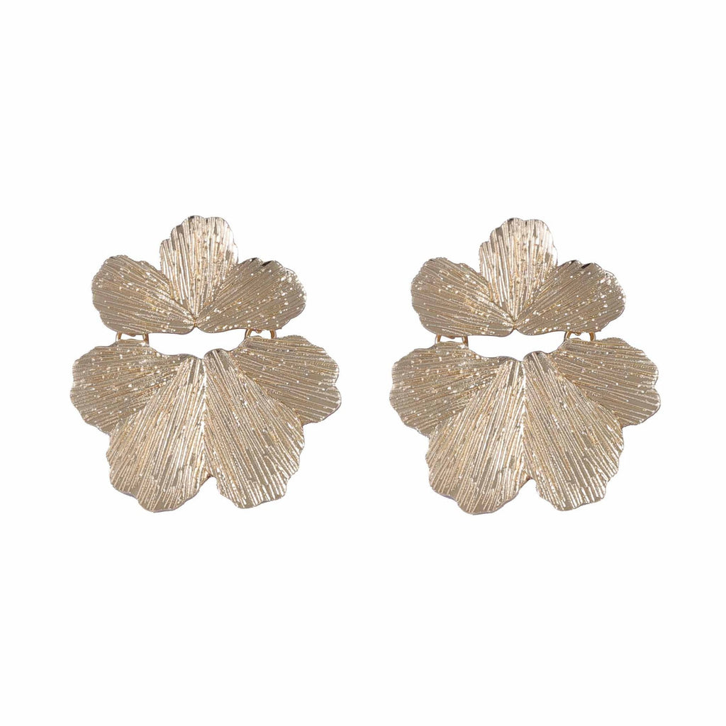 Romantic Gold Earring for Special Moments