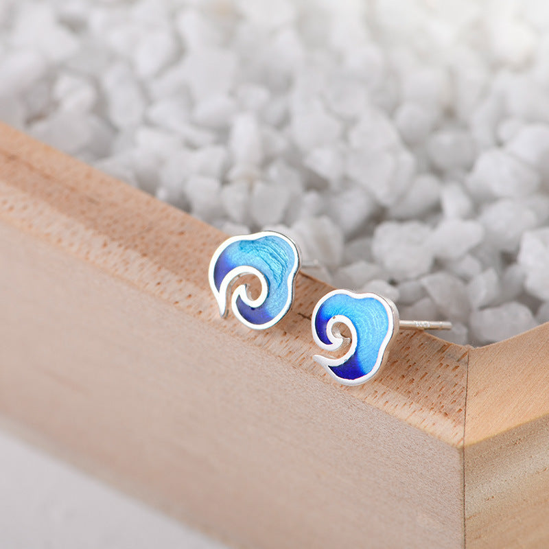 Charming Earring for Any Occasion
