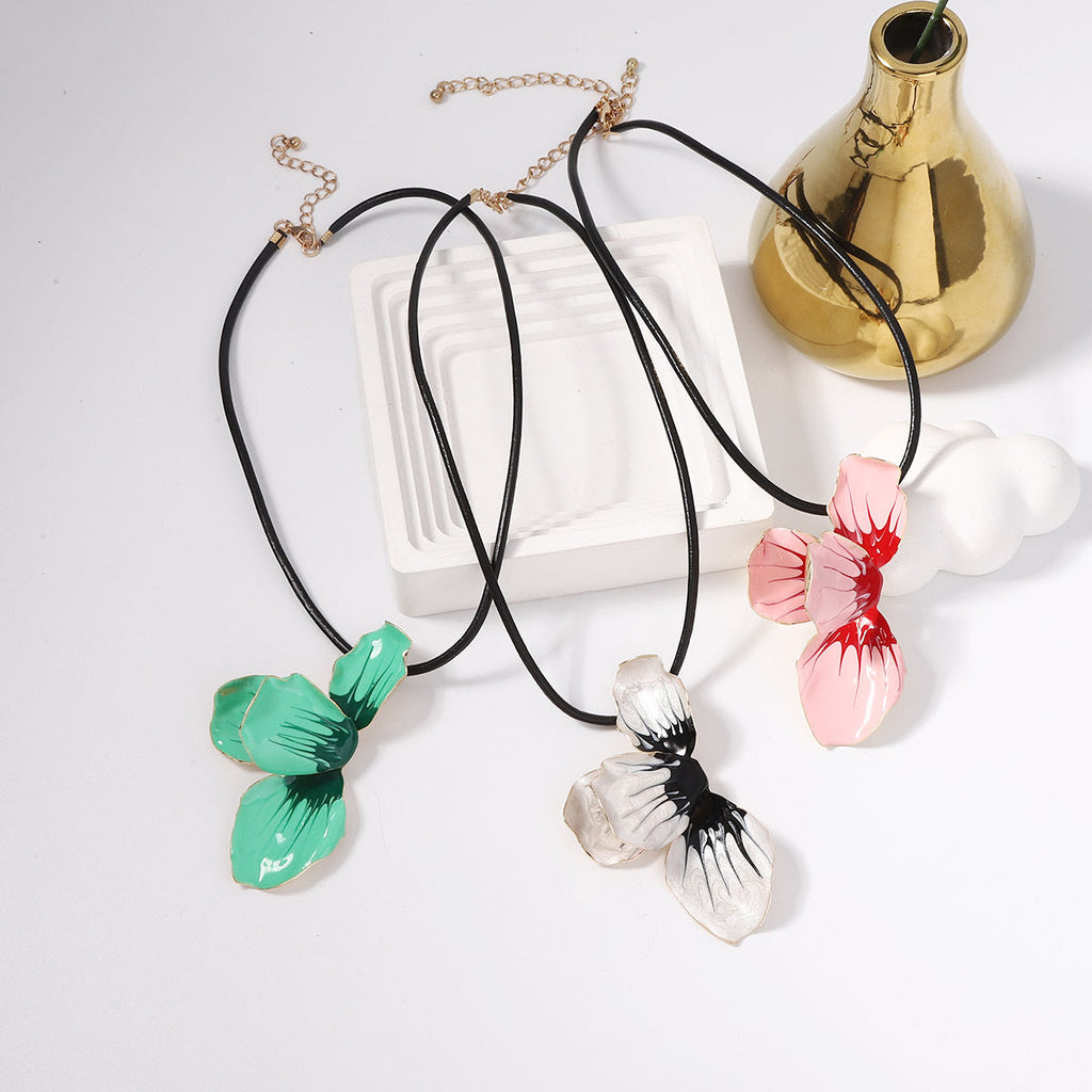 Classic Pendant with Timeless Appeal
