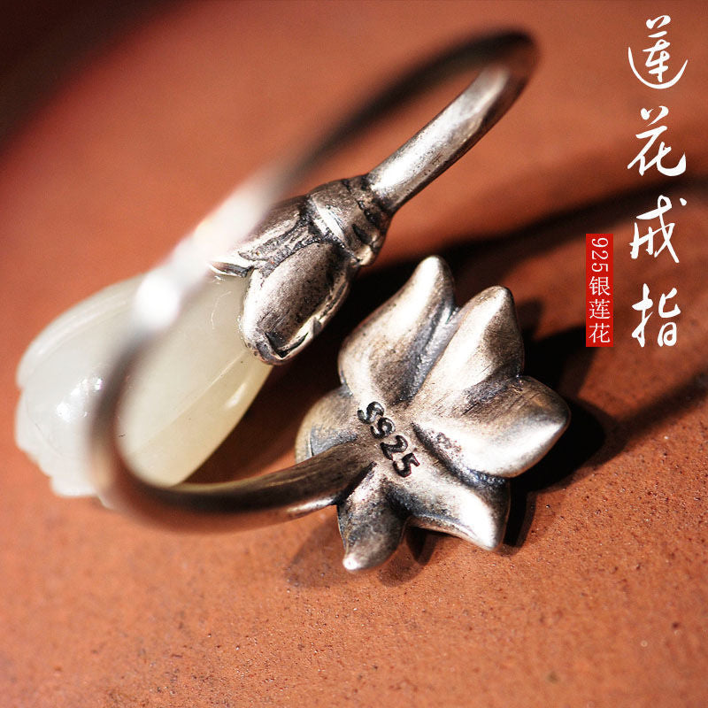 Classic Silver Ring with Timeless Appeal