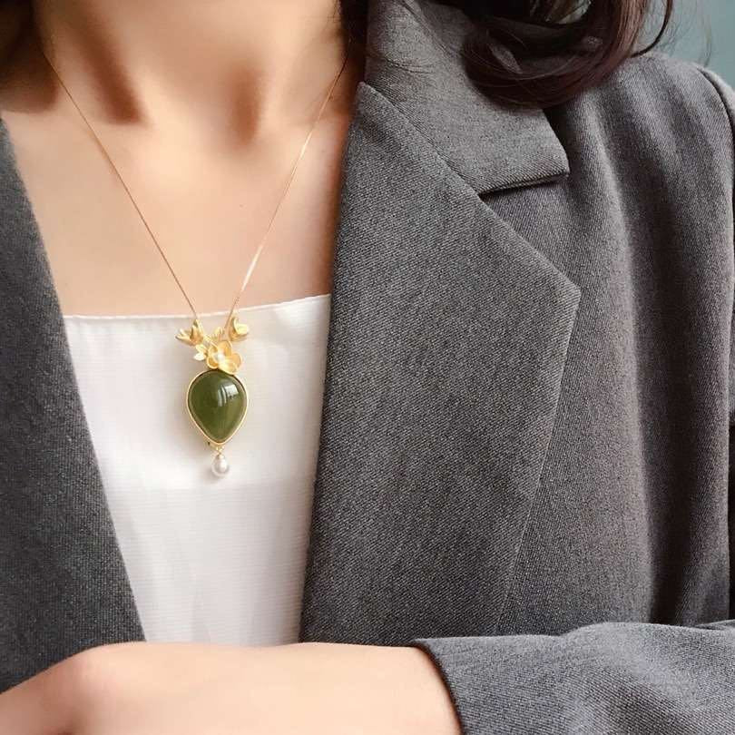 Elegant Gold Necklace for Every Occasion