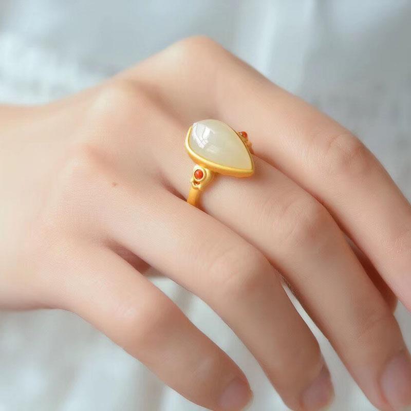 Charming Gold Ring for Any Occasion