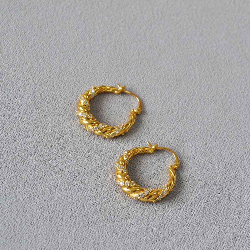 Romantic Earring for Special Moments