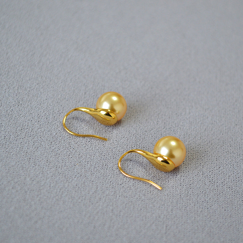 Beautiful Gold Earring with Unique Style