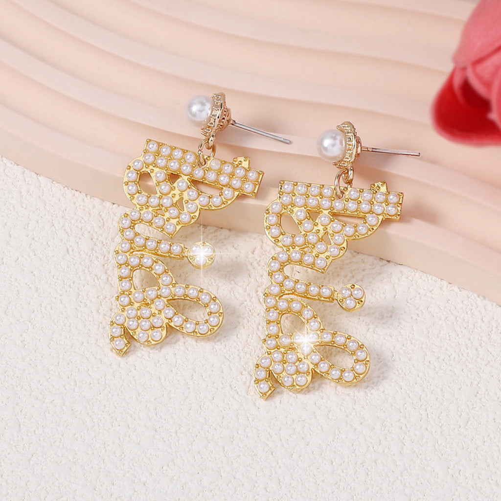 Classic Earring with Timeless Appeal