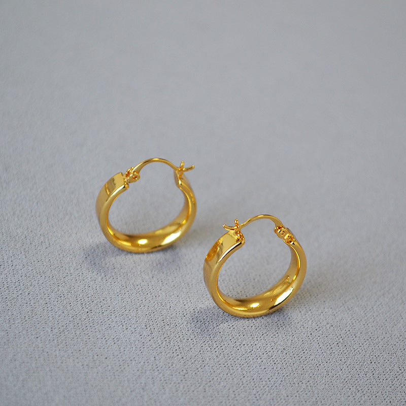 Beautiful Gold Earring with Unique Style