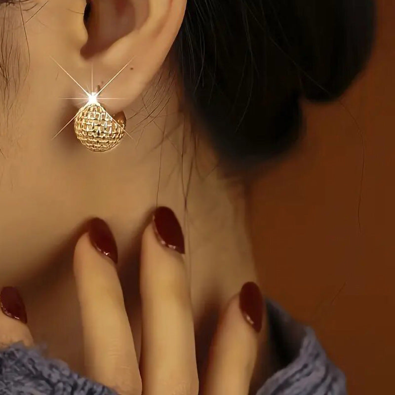 Charming Piece for Any Occasion