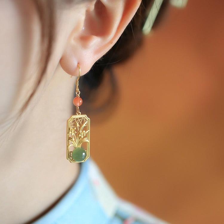 Beautiful Gold Earring with Unique Style