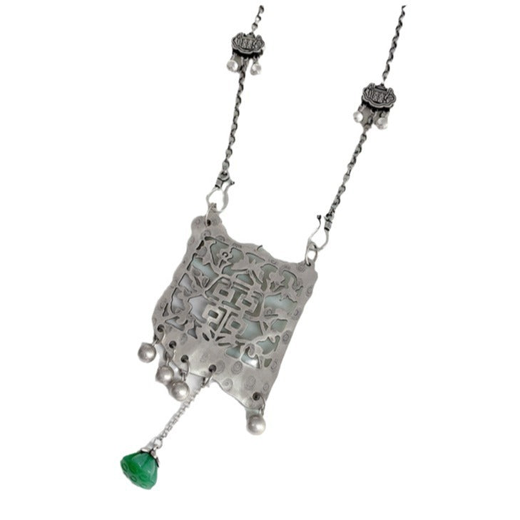 Romantic Silver Necklace for Special Moments
