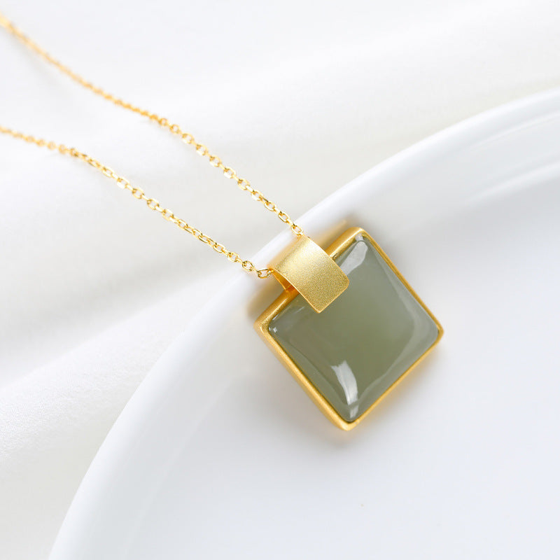 Romantic Gold Necklace for Special Moments