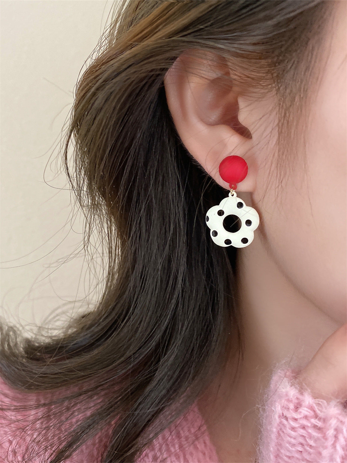 Charming Earring for Any Occasion
