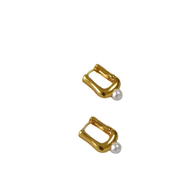 Charming Pearl Earring for Any Occasion