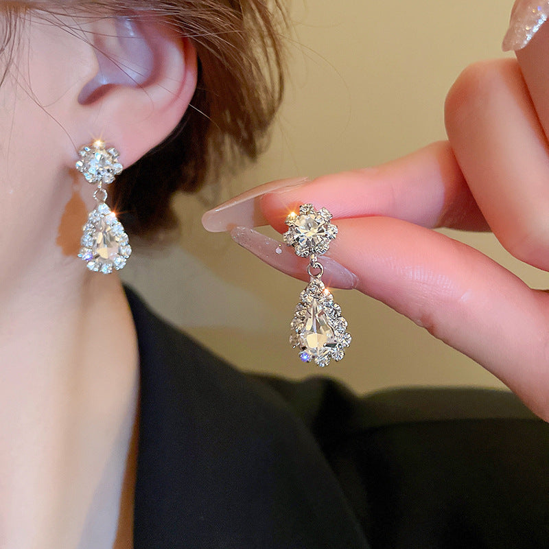 Charming Earring for Any Occasion