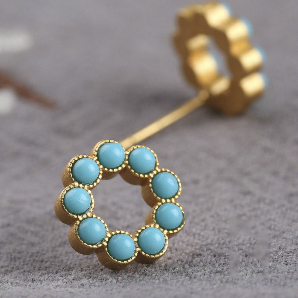 Beautiful Gold Earring with Unique Style