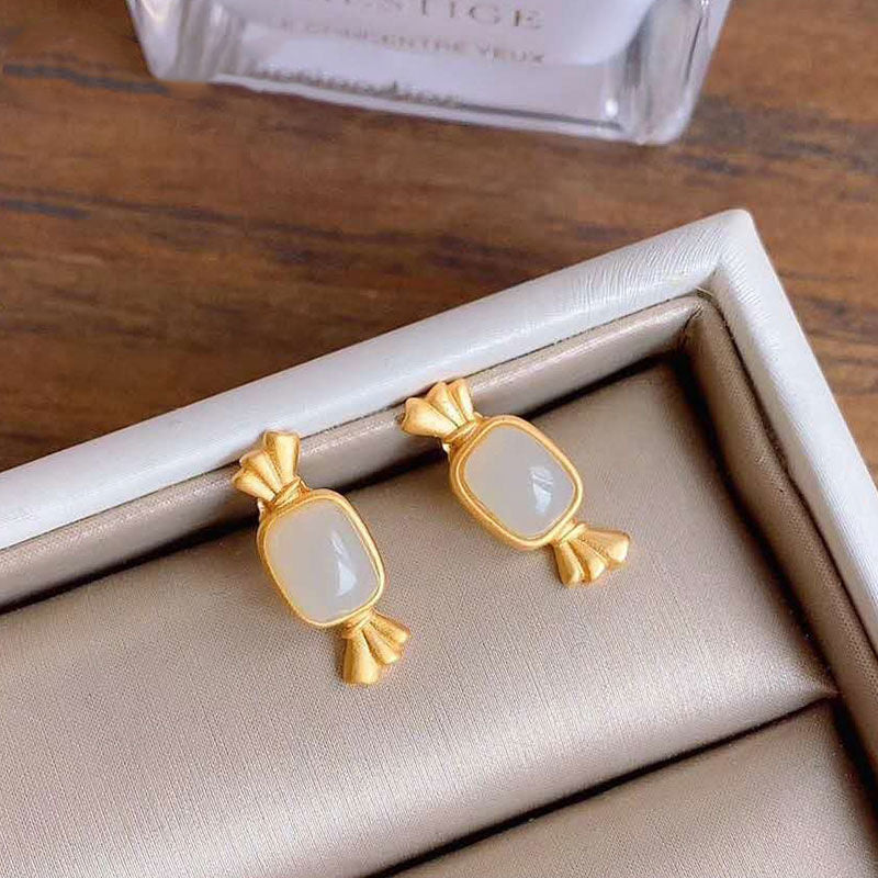 Charming Gold Earring for Any Occasion