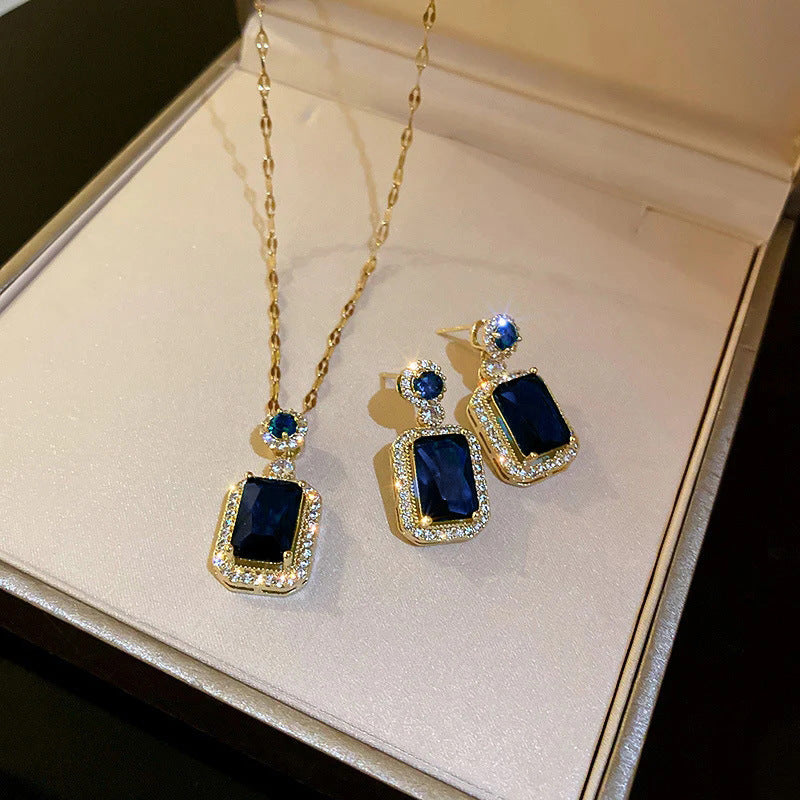 Classic Necklace with Timeless Appeal