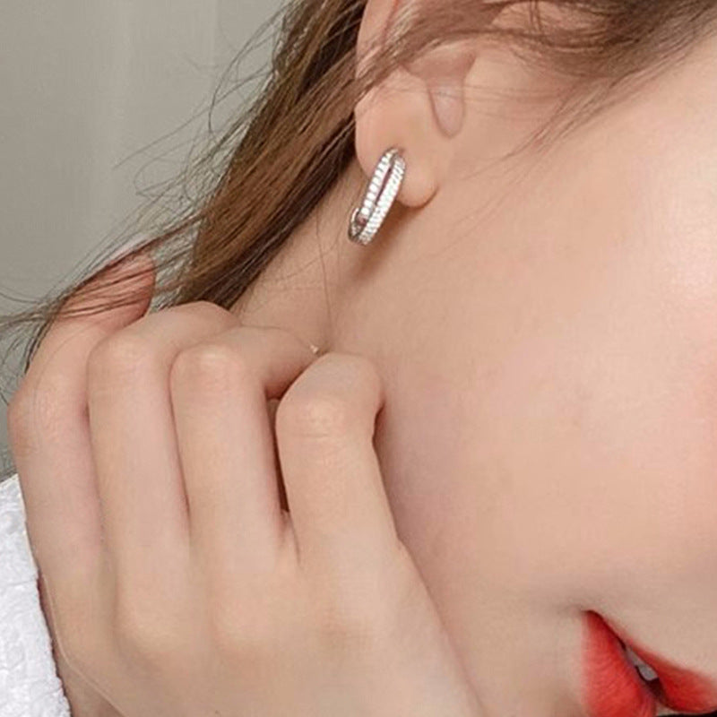 Charming Earring for Any Occasion