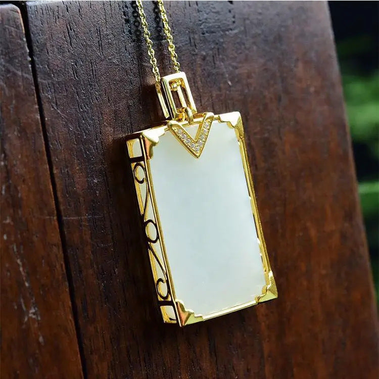 Elegant Gold Necklace for Every Occasion