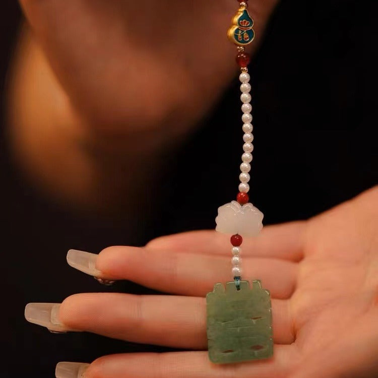 Charming Pendant for Any Occasion