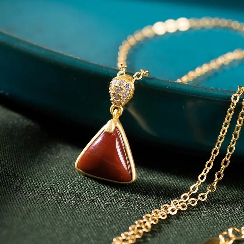 Charming Gold Necklace for Any Occasion