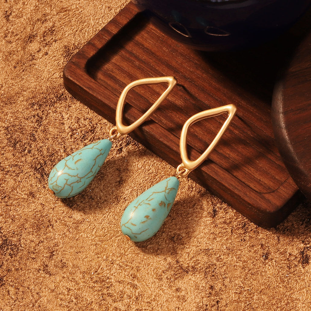 Classic Earring with Timeless Appeal