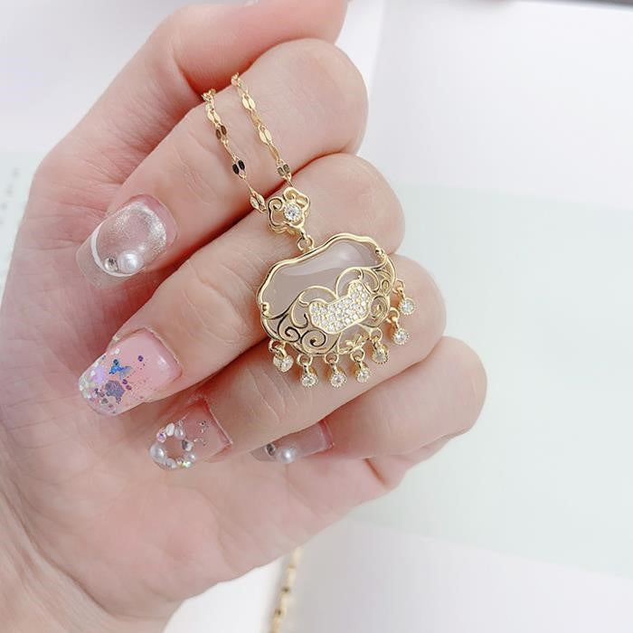 Charming Silver Necklace for Any Occasion