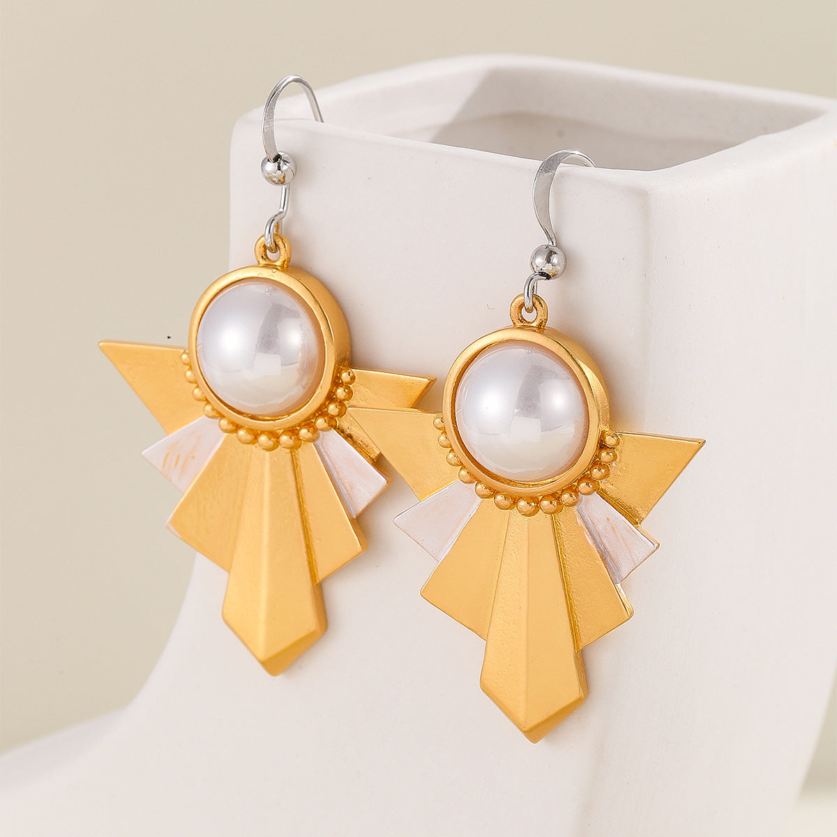 Romantic Pearl Earring for Special Moments