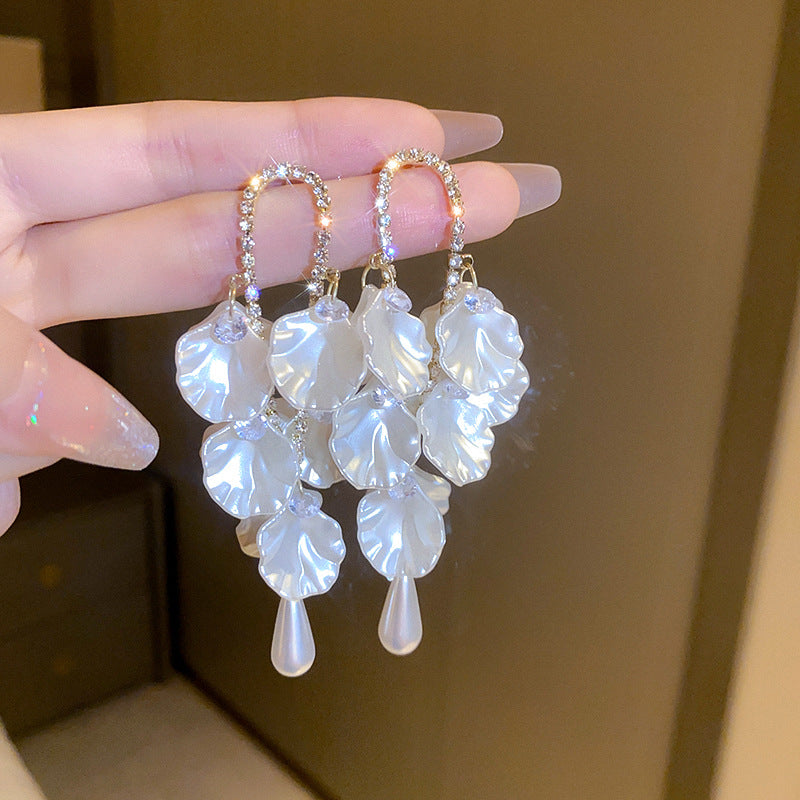 Romantic Pearl Earring for Special Moments