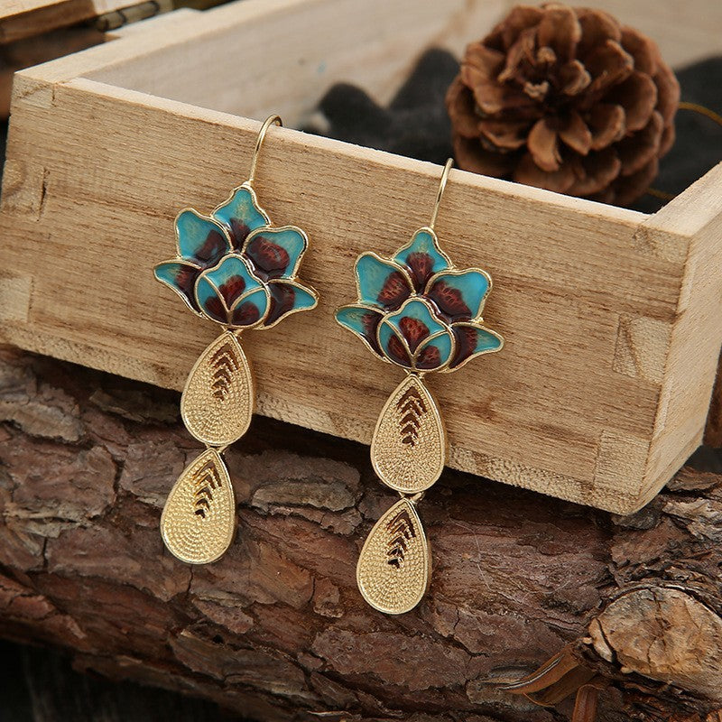 Elegant Gold Earring for Every Occasion