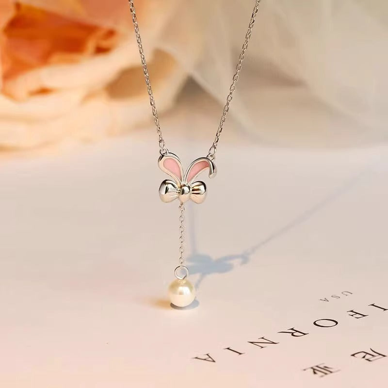 Classic Pearl Necklace with Timeless Appeal