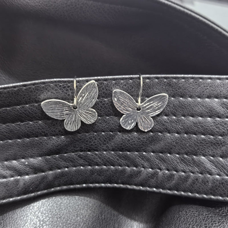 Romantic Silver Earring for Special Moments