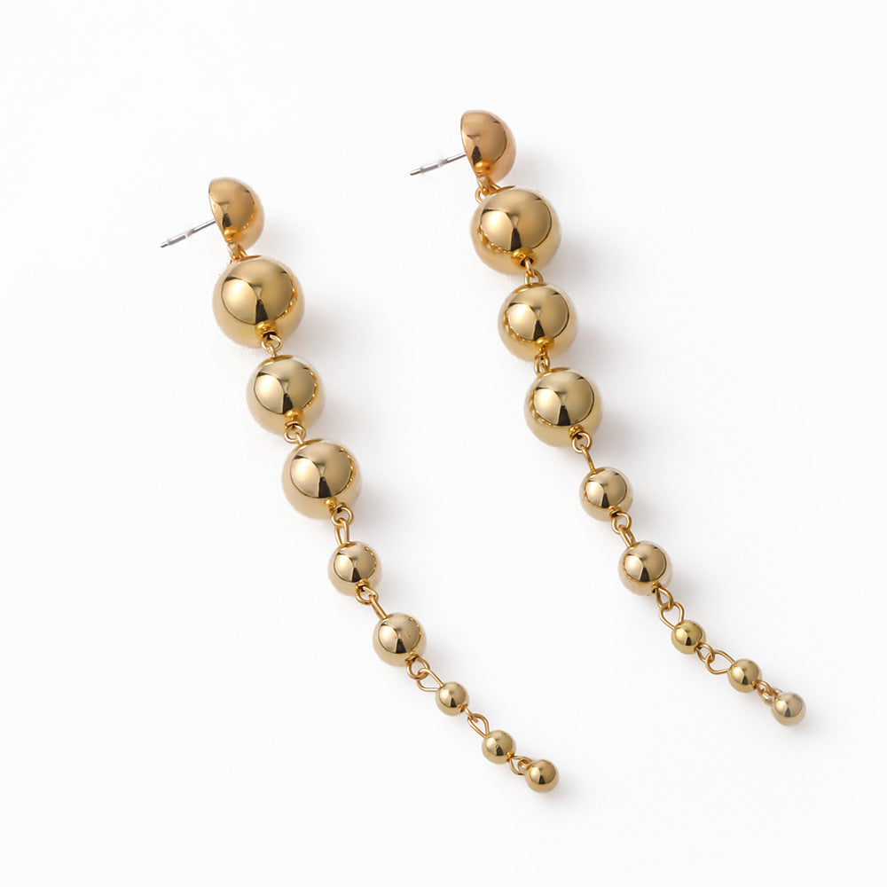 Romantic Gold Earring for Special Moments