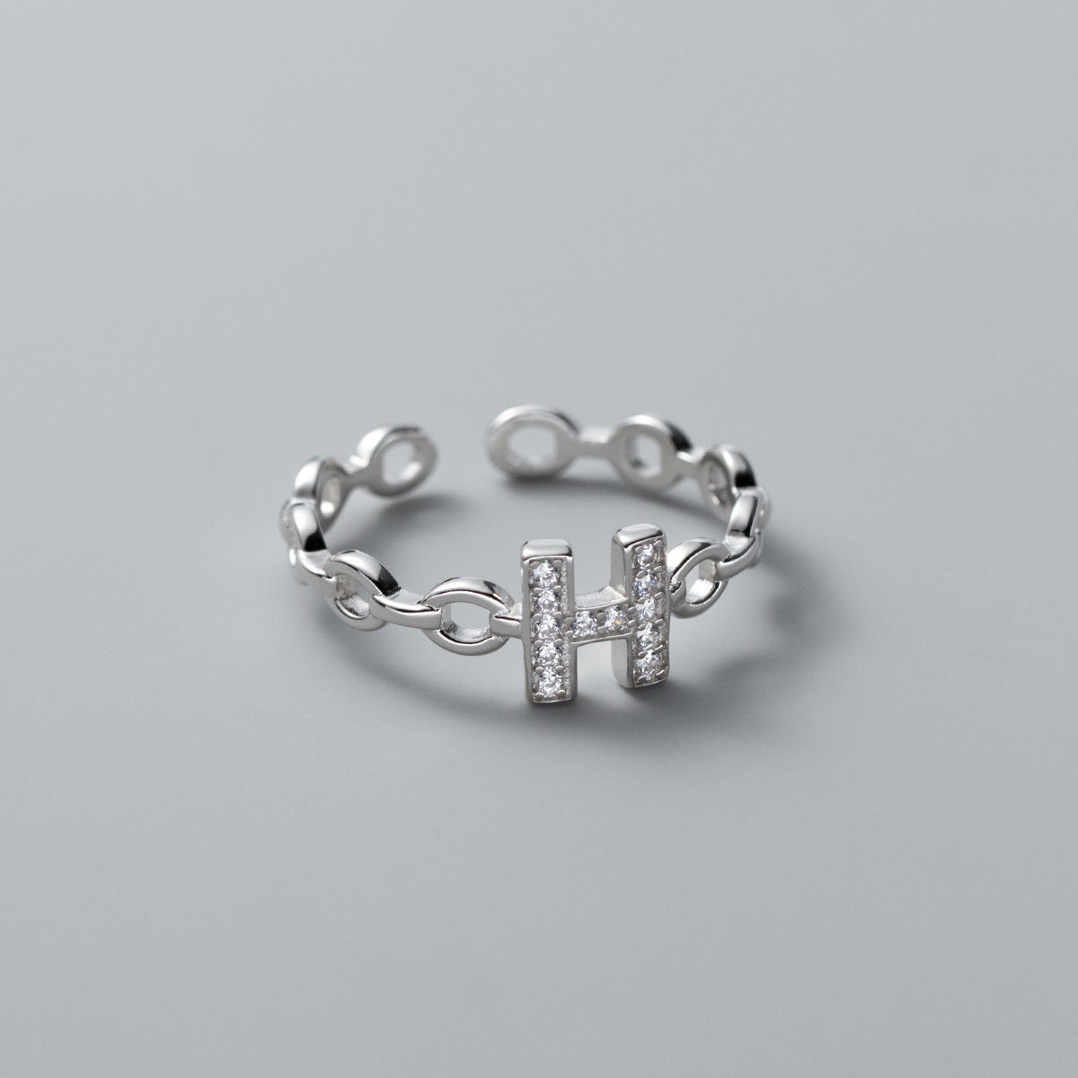 Classic Chain with Timeless Appeal