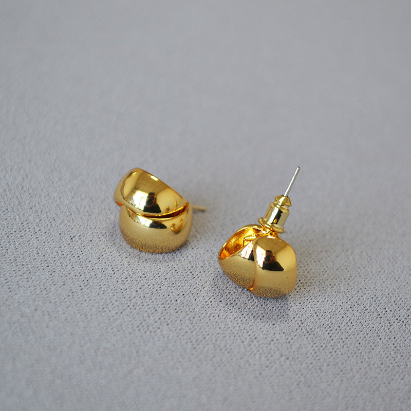 Beautiful Gold Earring with Unique Style