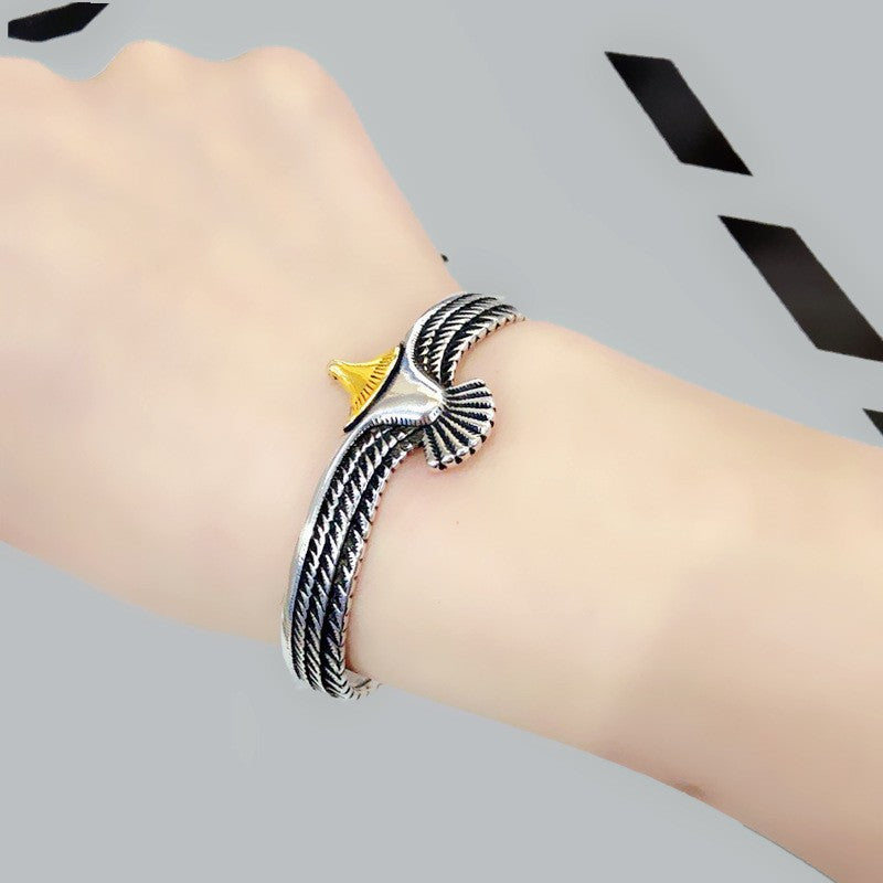 Classic Silver Bracelet with Timeless Appeal