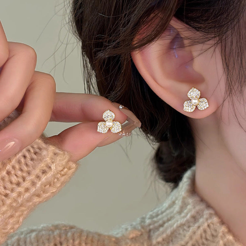 Stunning Pearl Earring for Daily Wear