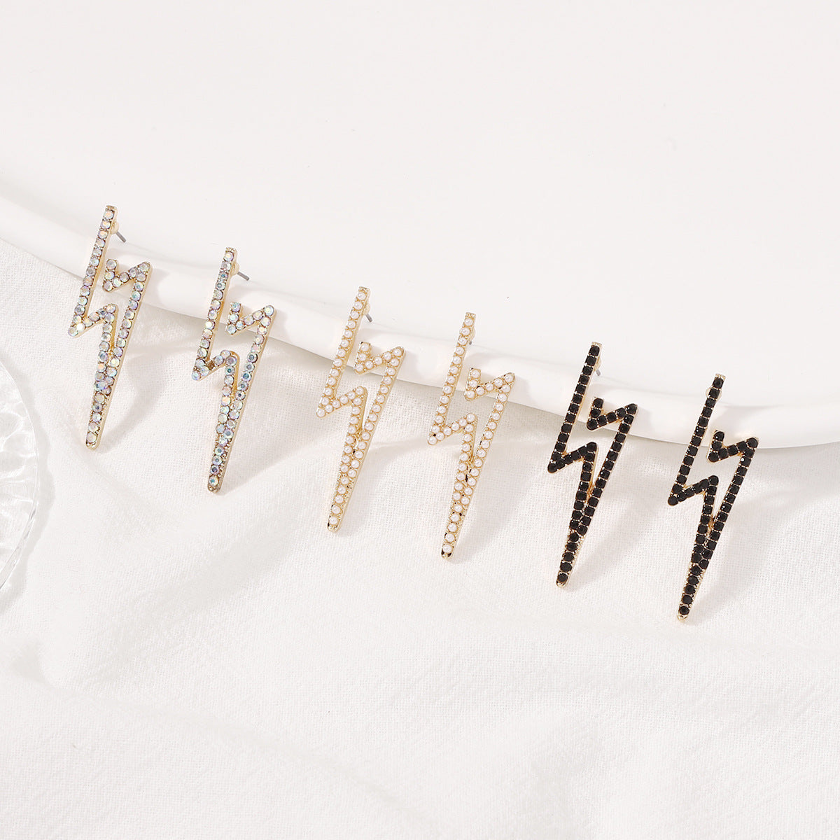 Charming Earring for Any Occasion