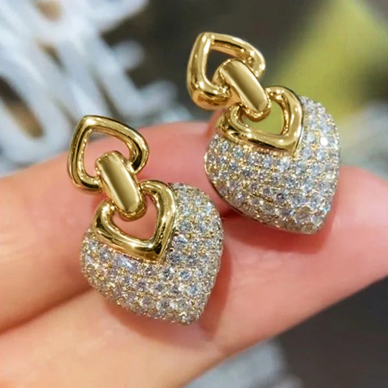 Charming Earring for Any Occasion