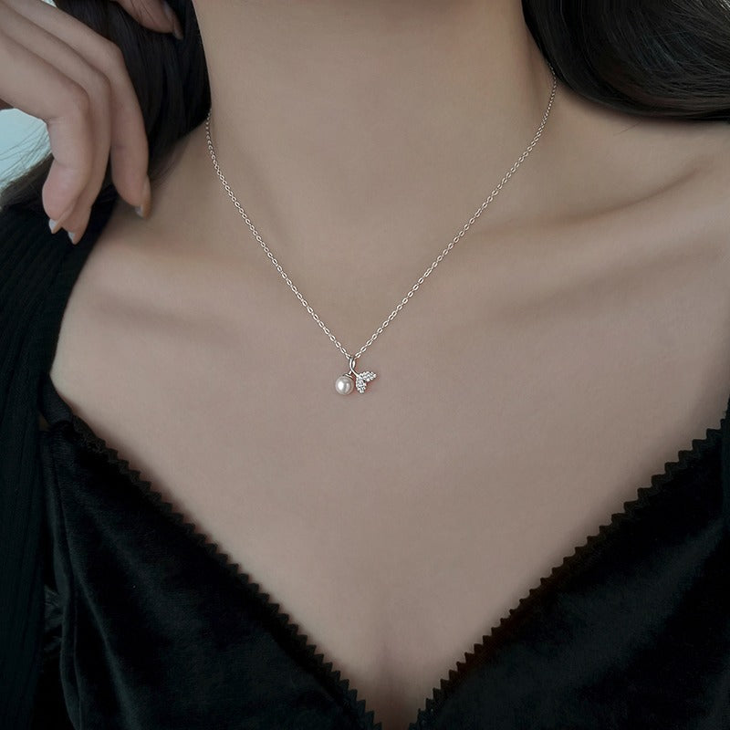 Romantic Pearl Necklace for Special Moments