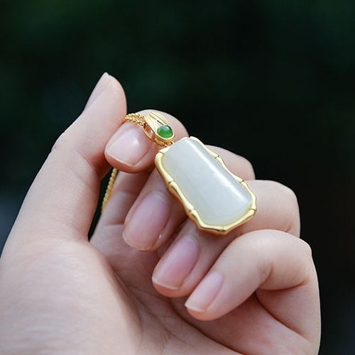 Romantic Pendant for Special Moments