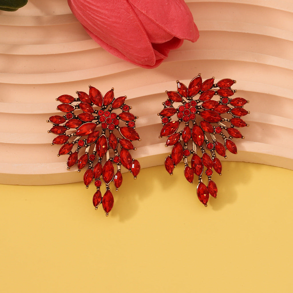 Charming Gold Earring for Any Occasion