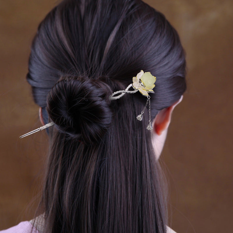 Charming Gold Earring for Any Occasion