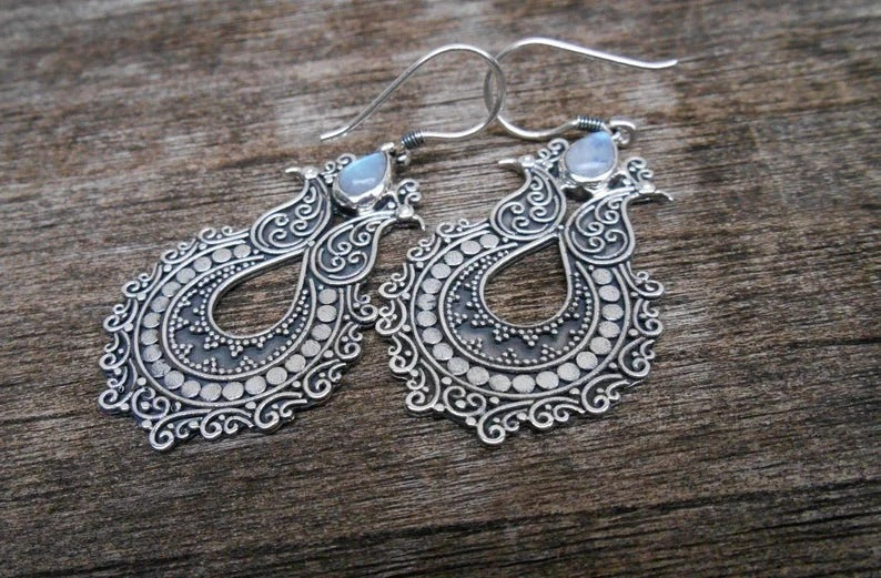 Charming Earring for Any Occasion